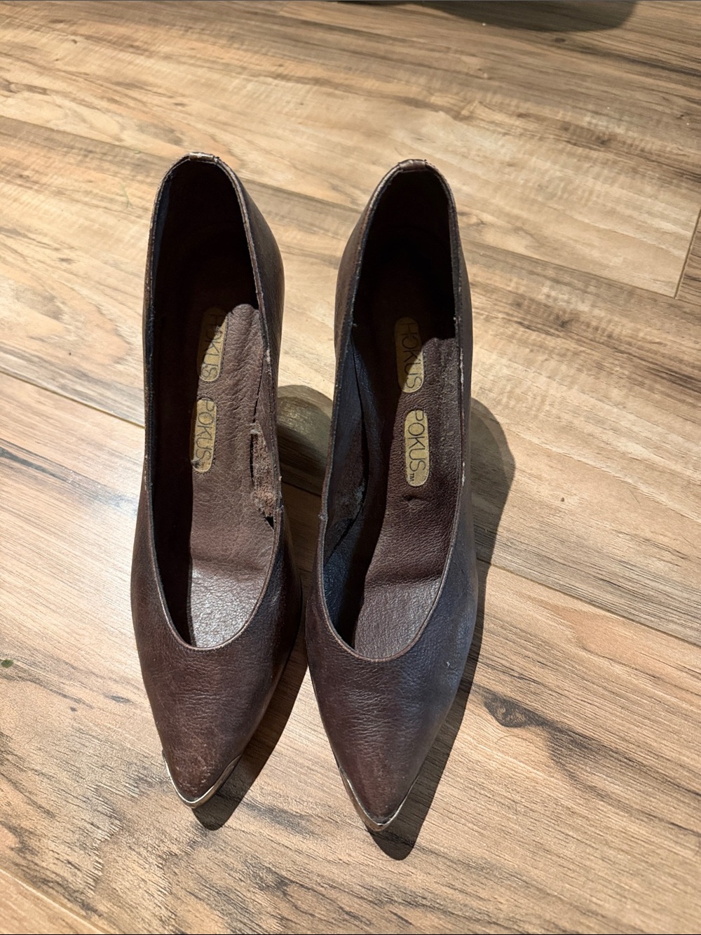 Women’s Brown Pointed-Toe Pumps